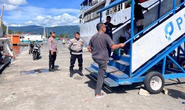 Personil-Pos-Pelayanan-Laksanakan-Pengamanan-di-Pelabuhan-Laut-untuk-Kelancaran-Mudik-Lebaran