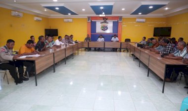 Polres-Alor-Gelar-Rapat-Kesiapan-Perdamaian-Pasca-Tawuran-Pemuda-Watatuku-dan-Mola