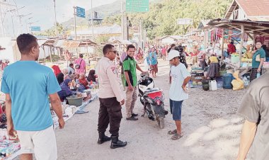 Polsubsektor-Pantar-Timur-Gelar-Patroli-Dialogis-di-Pasar-Bakalang