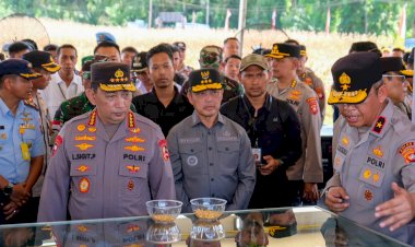 Jelang-Panen-Raya-Jagung,-Kapolri-Turun-Langsung-Cek-Lokasi-ke-Kalbar