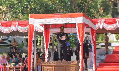 Kapolres-Alor-Pimpin-Upacara-Hari-Bhayangkara-ke-79,-dengan-Tema-Polri-Untuk-Masyarakat