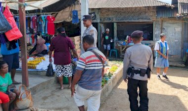 Polsek-Alor-Selatan-Laksanakan-Patroli-Pasar-Apui,-Wujudkan-Keamanan-dan-Edukasi-Masyarakat