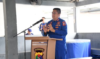 Kakorpolairud-Tinjau-Kesiapan-Operasional-Ditpolairud-Polda-NTT:-Fokus-pada-Wilayah-Perbatasan-dan-Penegakan-Hukum-Laut