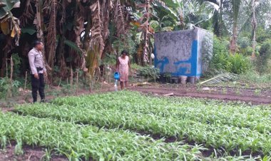 Bhabinkamtibmas-Desa-Petleng-Laksanakan-Sambang-dan-Patroli-Dialogis-Jaga-Kamtibmas