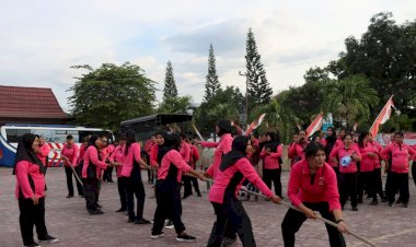 Sambut-HKGB-ke-73,-Bhayangkari-Cabang-Alor-Gelar-Lomba-Tarik-Tambang