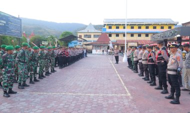 Polres-Alor-dan-Kodim-1622-Gelar-Patroli-Skala-Besar-Gabungan-TNI-Polri-untuk-Jaga-Kamtibmas