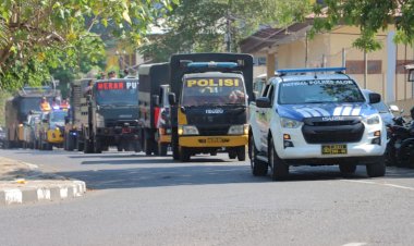 Polres-Alor-Gelar-Patroli-Skala-Besar-Gabungan-TNI-Polri-dan-Satpol-PP,-Siap-Amankan-Aksi-Unjuk-Rasa