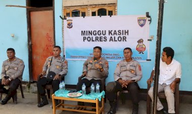 Minggu-Kasih-di-Desa-Lendola,-Kapolres-Alor-Rangkul-Warga-Sawah-Lama-Mari-Akhiri-Tawuran,-Jaga-Perdamaian-dan-Persaudaraan