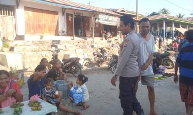 Polsubsektor-Pantar-Timur-Gelar-Patroli-dan-Pengamanan-di-Pasar-Tradisional-Bakalang,-Wujudkan-Keamanan-dan-Kenyamanan-Warga