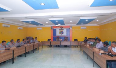 Polres-Alor-Gelar-Rapat-Koordinasi-Tahap-II-Bersama-Organisasi-Kepemudaan-di-Kabupaten-Alor-terkait-Kesiapan-Pengamanan-Natal-2025-dan-Tahun-Baru-2026