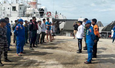 Polda-NTT-Geser-Alut,-Penyelam,-dan-Logistik-Perkuat-Pencarian-Hari-Kedua-KM-Putri-Sakinah