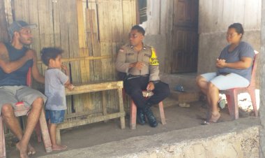 Bhabinkamtibmas-Desa-Petleng-Laksanakan-Sambang-Warga-dan-Sampaikan-Himbauan-Kamtibmas