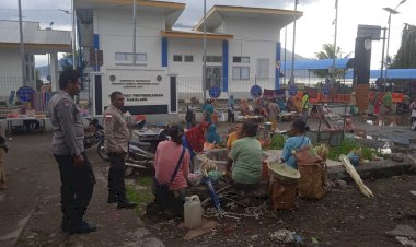 Polsubsektor-Pantar-Timur-Laksanakan-Patroli-dan-Pengamanan-Pasar-Tradisional-Bakalang