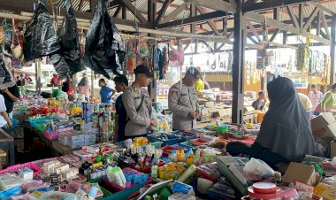 Polsek-Alor-Barat-Daya-Laksanakan-Patroli-dan-Pengamanan-Pasar-Rakyat-Moru