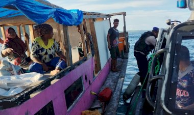 Respons-Cepat-Satuan-Polairud-Polres-Alor-Selamatkan-Kapal-Terombang-ambing-di-Perairan-Pantar