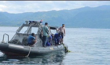 Menanggapi-Atensi-Presiden-RI,-Kapolres-Alor-Pimpin-Korvei-Bersama-Dukung-Program-Indonesia-ASRI-di-Pantai-Kampung-Raja-dan-Pantai-Reklamasi