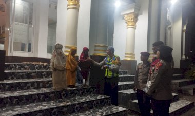 Hari-Kedua-Operasi-Ketupat,-Polres-Alor-Intensifkan-Patroli-Malam-dan-Pengamanan-Tarawih