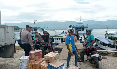 Polres-Alor-Tetap-Siaga-Amankan-Aktivitas-Masyarakat-di-Pelabuhan-Dulionong-Pasca-Idul-Fitri
