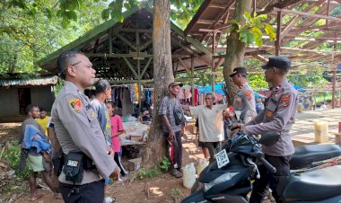 Patroli-Dialogis-di-Pasar-KakaMauta,-Polsek-Pantar-Barat-Ajak-Warga-Jaga-Kamtibmas