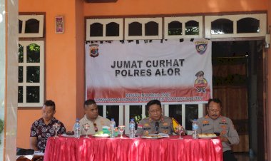 Kapolres-Alor-Gelar-Jumat-Curhat-di-Kadelang-Atas,-Warga-Soroti-Tawuran-hingga-Judi-Online