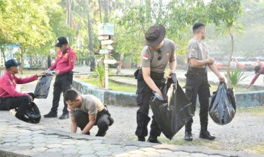 Polda-NTT-Gelar-Bhakti-Sosial-di-Wisata-Pantai-Lasiana,-Wujudkan-Gerakan-ASRI-Bersama-Masyarakat