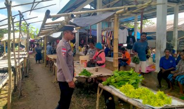POLSEK-ALOR-SELATAN-INTENSIFKAN-PENGAMANAN-PASAR-KELAISI-TIMUR,-AKTIVITAS-MASYARAKAT-BERJALAN-AMAN-DAN-KONDUSIF