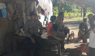Polsek-Alor-Timur-Gelar-Patroli-Kamtibmas-di-Desa-Maritaing,-Imbau-Warga-Jaga-Keamanan-dan-Waspada-Cuaca-Ekstrem