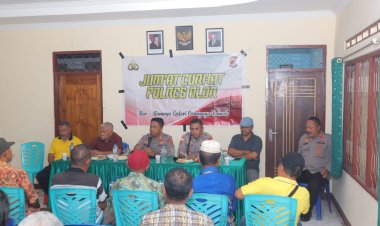 Kapolres-Alor-Gelar-Jumat-Curhat-Bersama-Masyarakat-Desa-Motongbang,-Serap-Aspirasi-dan-Bahas-Solusi-Kamtibmas