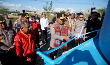 Kapolda-NTT-Resmikan-6-Titik-Sumur-Bor-dan-Salurkan-Bantuan-Sosial-di-Kota-Kupang,-Wujud-Nyata-