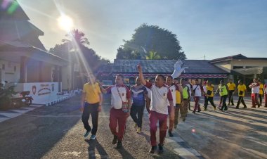 Jumat-Sehat,-Polres-Alor-Gelar-Senam-Bersama-dan-Jalan-Santai-Tingkatkan-Kebugaran-Personel