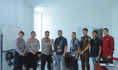 Kapolres-Alor-Perkuat-Sinergitas-dengan-Kejaksaan-Negeri-Alor,-Sepakat-Tingkatkan-Koordinasi-Penegakan-Hukum