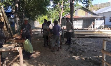 Polsek-Alor-Timur-Laksanakan-Patroli-dan-Sambang-Kamtibmas-di-Gereja-Ebenheser-Maritaing,-Ajak-Warga-Jaga-Keamanan-Lingkungan