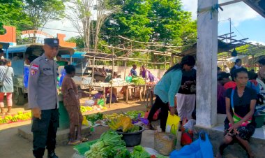 Polsek-Alor-Selatan-Intensifkan-Patroli-Pengamanan-Pasar-Kelaisi-Timur,-Aktivitas-Masyarakat-Berjalan-Aman-dan-Lancar