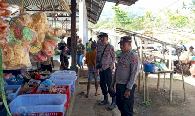 Polsek-Alor-Selatan-Intensifkan-Patroli-Pengamanan-Pasar-Apui,-Aktivitas-Masyarakat-Berjalan-Aman-dan-Kondusif