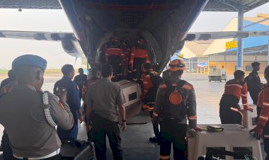 Terus-Bergerak-Cepat,-Polri-Kembali-Kirim-K9,-Obat-obatan-dan-3.4-Ton-Bantuan-ke-NTT*