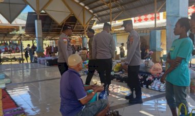 Polsek-Alor-Selatan-Intensifkan-Patroli-Pasar,-Pastikan-Aktivitas-Warga-Berjalan-Aman