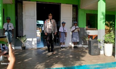 Polres-Alor-Gelar-Program-Irup-di-Sekolah,-Sampaikan-Pesan-Kamtibmas-dan-Bijak-Bermedia-Sosial-kepada-Pelajar