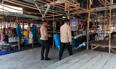 Polsek-Abad-Gelar-Patroli-di-Pasar-Rakyat-Moru,-Sampaikan-Imbauan-Kamtibmas-kepada-Masyarakat