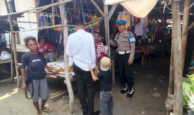 POLSEK-ALOR-TIMUR-LAUT-GELAR-PATROLI-DIALOGIS-DAN-PENGAMANAN-PASAR-RAKYAT-NAILANG,-WUJUDKAN-KAMTIBMAS-YANG--KONDUSIF