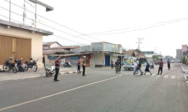 Polres-Alor-Hadir-Layani-Masyarakat,-Wujudkan-Lalu-Lintas-Aman-dan-Lancar
