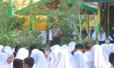 KAPOLRES-ALOR-JADI-PEMBINA-UPACARA-DI-MTs-NEGERI-1-ALOR,-TEKANKAN-DISIPLIN-DAN-HINDARI-TAWURAN