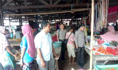 Polsek-Alor-Barat-Daya-Intensifkan-Patroli-Pasar-Moru,-Jaga-Keamanan-dan-Ketertiban