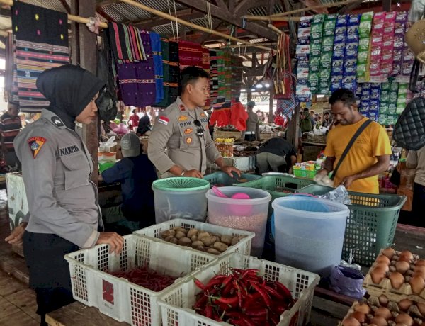 Polsek Alor Barat Daya Gelar Patroli dan Pengamanan di Pasar Rakyat Moru, Wujudkan Rasa Aman bagi Warga