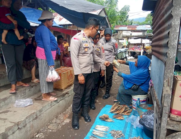 Polsek Alor Barat Daya Laksanakan Patroli dan Pengamanan di Pasar Rakyat Moru
