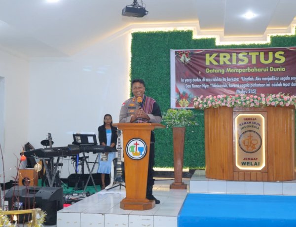 Hadir di Perayaan Natal Jemaat GKII Welai, Kapolres Alor Ajak Wujudkan Natal Damai dan Penguatan Ketahanan Keluarga