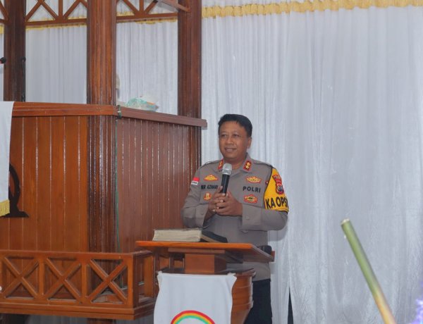 Perayaan Natal Pemuda GMIT Imanuel Mola Berlangsung Khidmat, Tekankan Peran Keluarga dan Pemuda Gereja