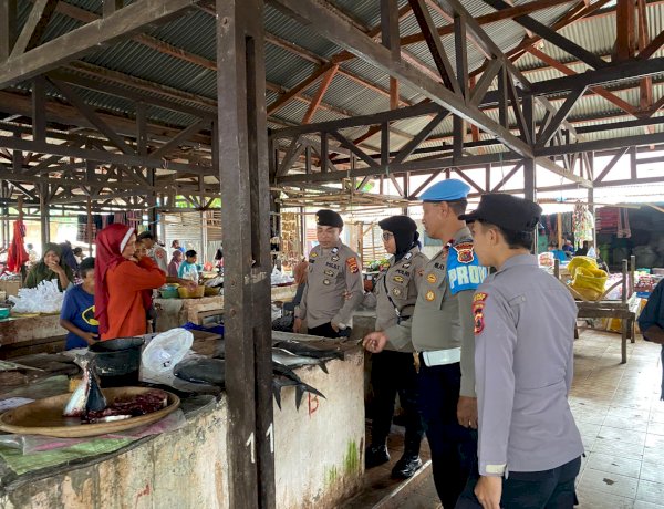Polsek Alor Barat Daya Laksanakan Patroli dan Pengamanan Pasar Rakyat Moru, Ciptakan Situasi Aman dan Tertib