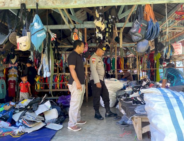 Polsek Alor Barat Daya Laksanakan Cooling System dan Patroli Dialogis di Pasar Rakyat Moru