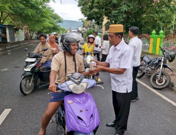 Sat Intelkam Polres Alor Berbagi Takjil, Tebar Keberkahan di Bulan Suci Ramadan