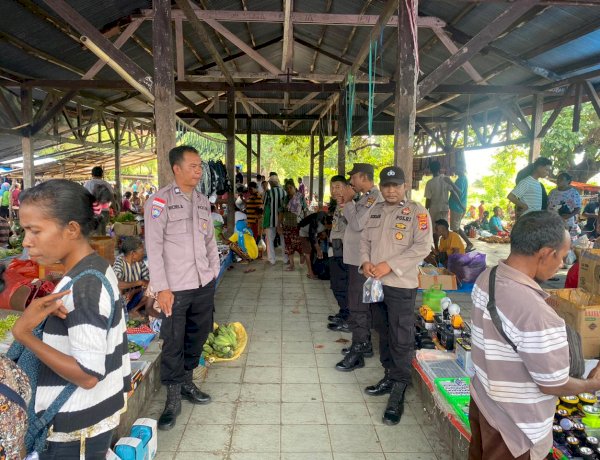 Polsek Alor Timur Intensifkan Patroli dan Pengamanan Pasar Maritaing untuk Jaga Kamtibmas